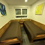 Apartman 68 *