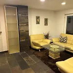 Apartman 68 *